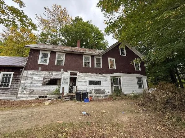 499 Pond Road, Wales, ME 04280