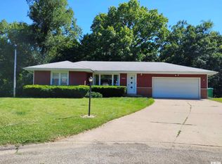 1916 S Greenwood Ct, Peoria, IL 61607