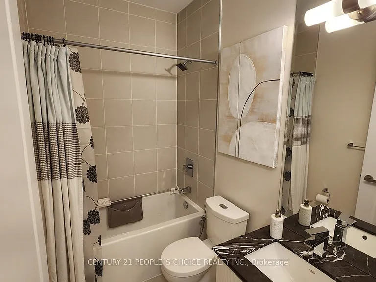 9075 Jane St #Penthouse 03 — Photo 13