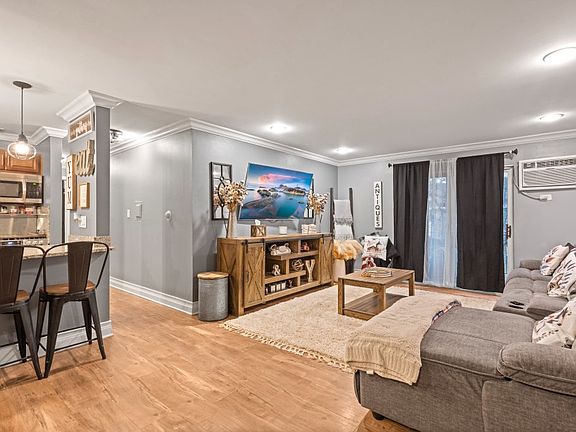 5th image of 560 Mesa Dr APT 207