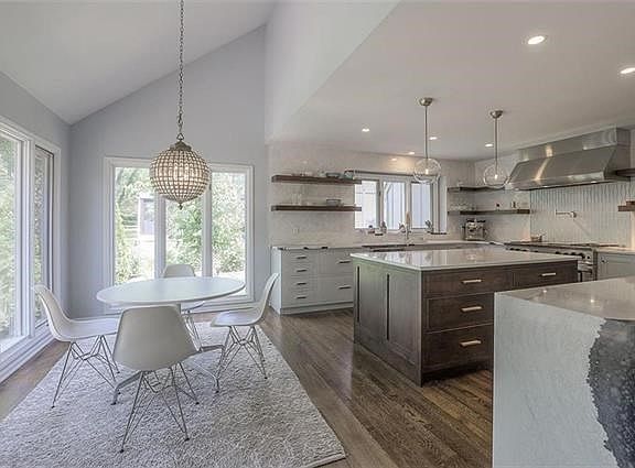 4th image of 10216 Catalina St