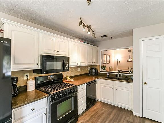 5th image of 501 Riverview Dr SE