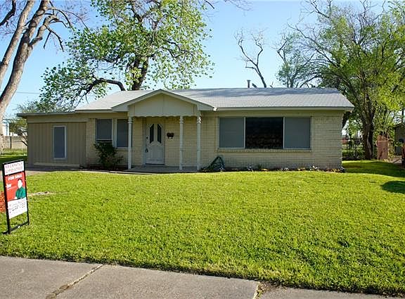 2nd image of 2409 Vickie Dr