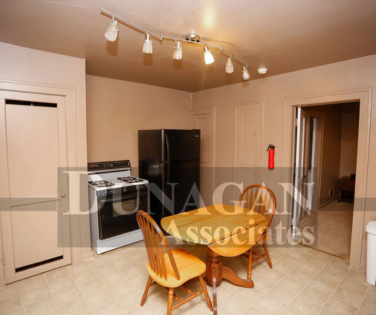 All Bills Paid, Fully Furnished 1 Bed/1bath! — Photo 3