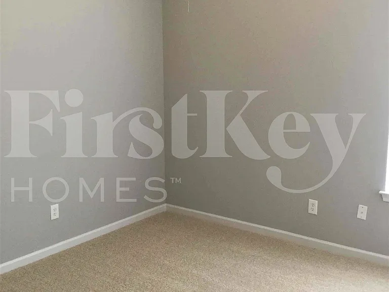 4200 Reserve Hill Xing — Photo 17