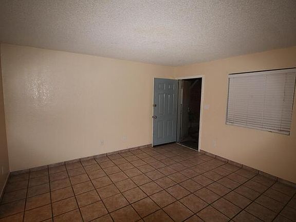 4th image of 2843 E 17th St #2