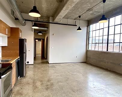 1st image of 200 W Jackson Ave #14966142