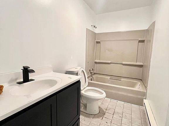 4th image of 3 Hamilton Ave #0