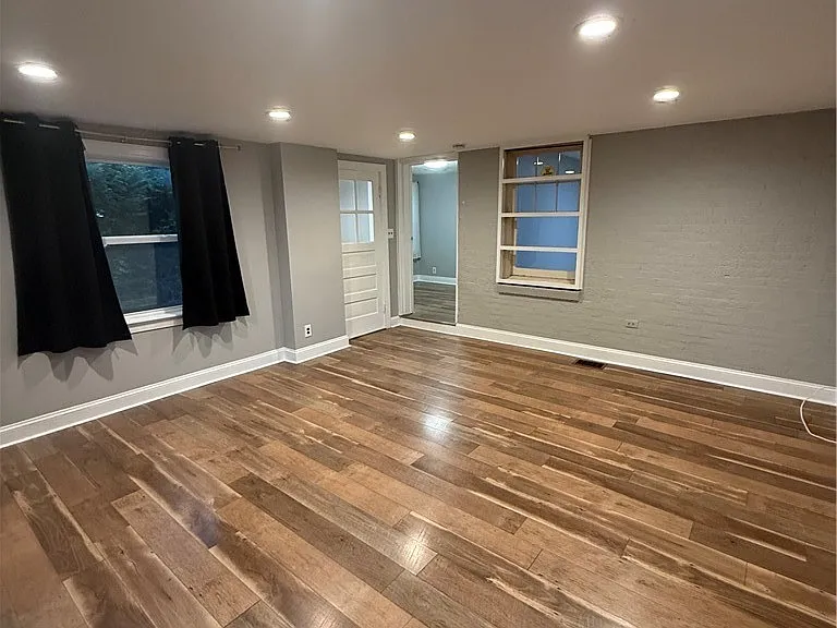 106 E Morris Ave #UPPER — Photo 8