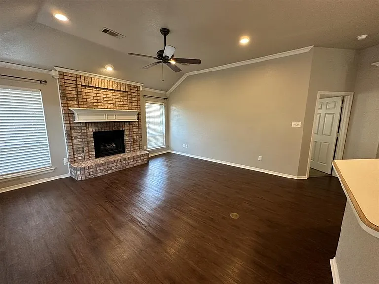 Living and kitchen floor plan is perfect. Room at the breakfast bar for extra seating.