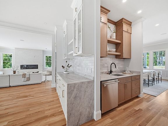 5th image of 21 Nolan Cir
