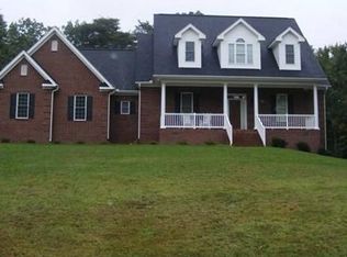 423 Ellsworth Ct, Ridgeway, VA 24148