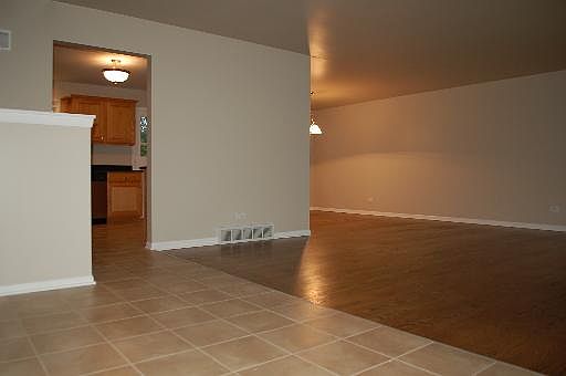 2nd image of 527 Illinois Ave