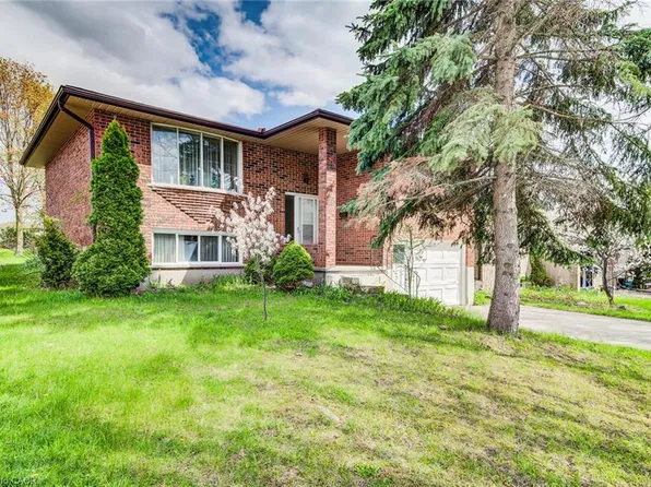 28 Wordsworth Pl W, Kitchener, ON N2B 3L1