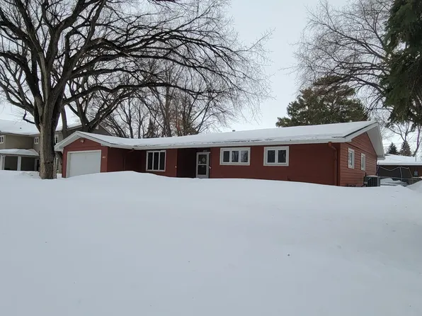 802 18th Ave S, Fargo, ND 58103