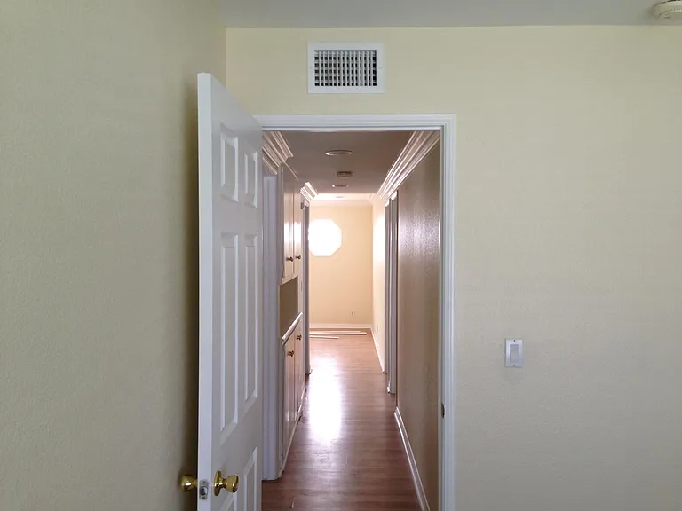 2478 Cambridge Ave — Photo 8