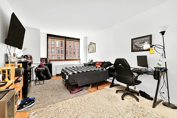 Rented by City Connections Realty | media 12