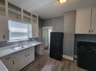 402 Vermont St, Waterloo, IA 50701