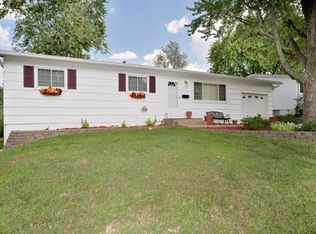 1230 Carmona Dr, Florissant, MO 63033
