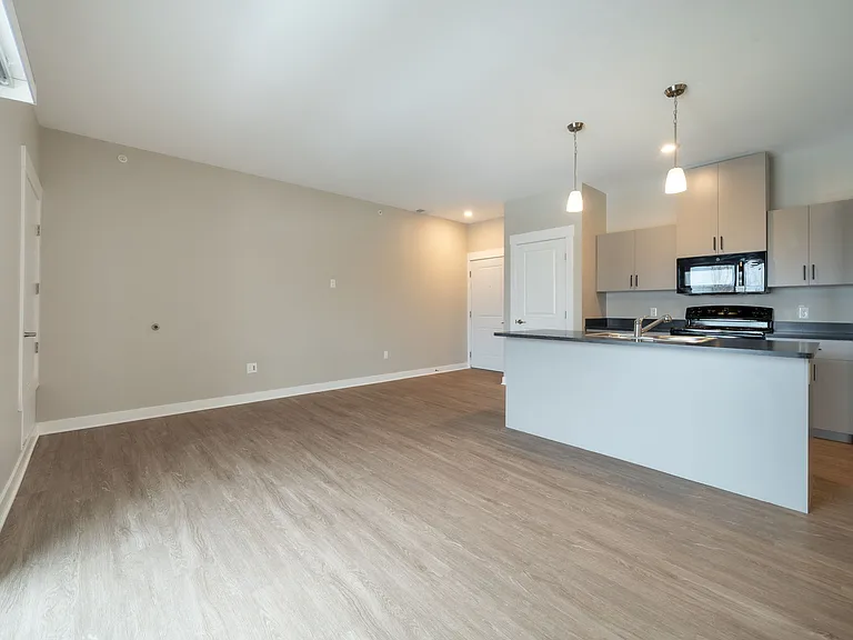 11-web-or-mls-2111-heyboer-dr_12102024
