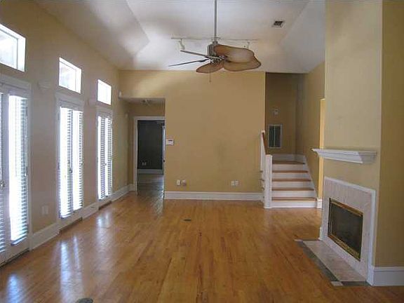 3rd image of 2563 Palm Shores Blvd