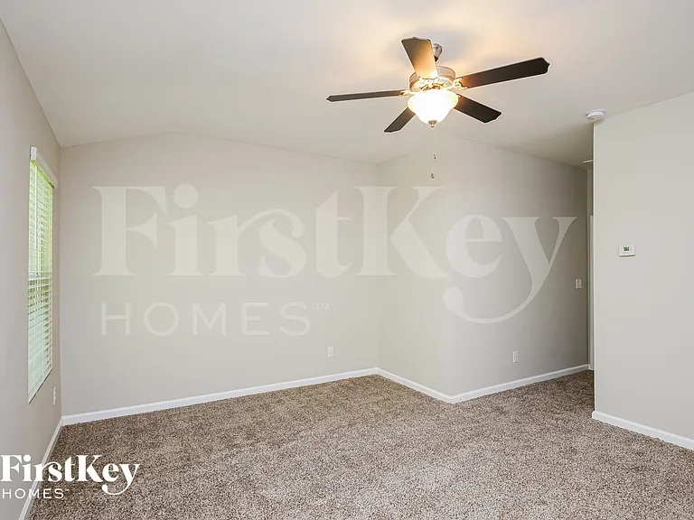 19 Ruthie Ln N — Photo 8