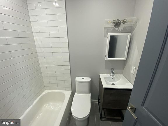 4th image of 1122 Gerritt St Floor 3
