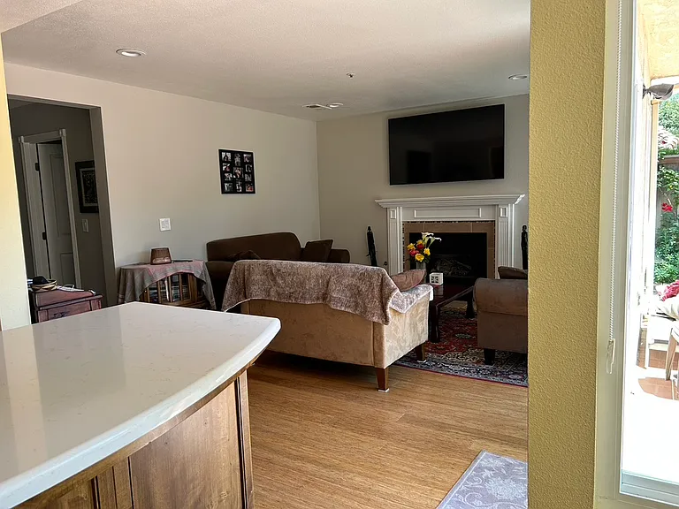 1407 Boxwood Ct — Photo 8