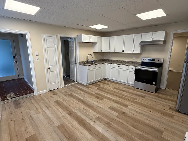 24 Franklin St #20 — Photo 1