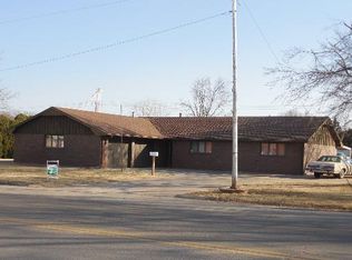 607 W Main St, Carmen, OK 73726