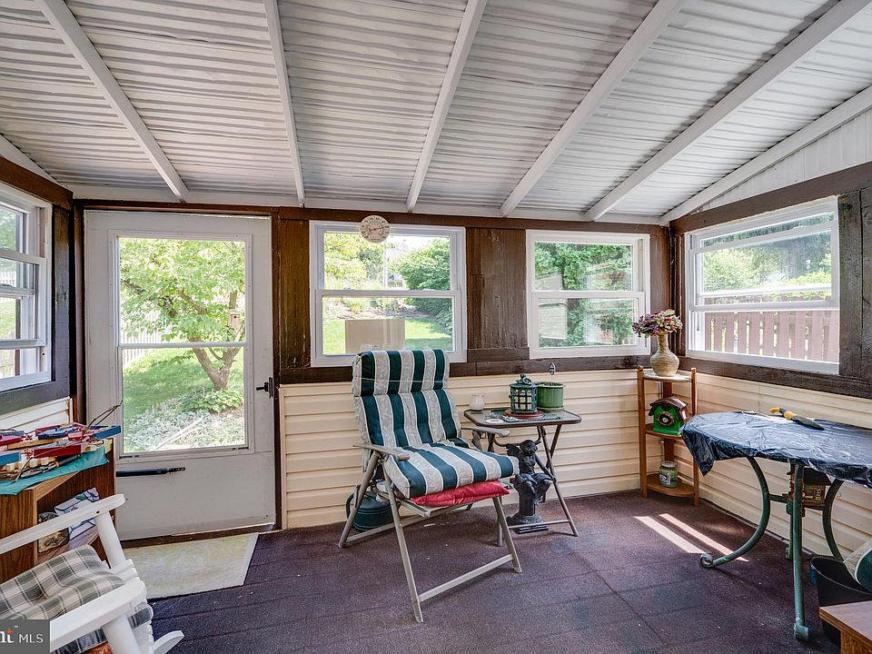 2nd image of 508 Fern Ave