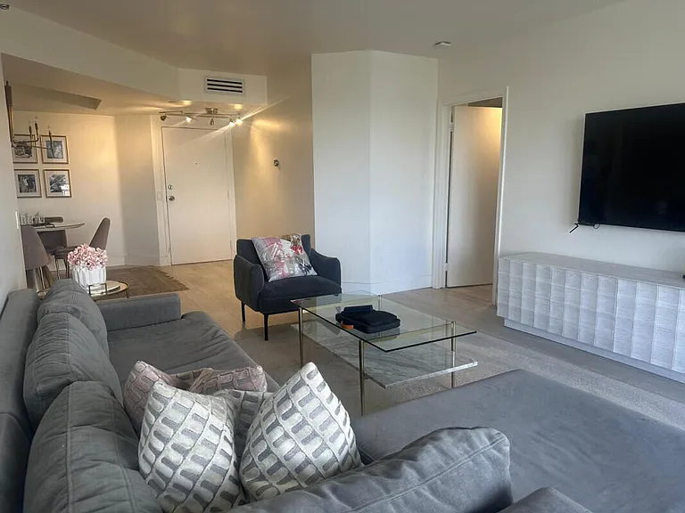 3640 Yacht Club Dr #1403 — Photo 6