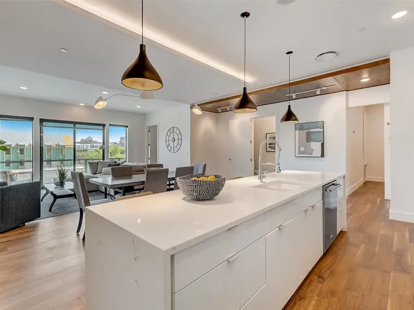 1455 W Magnolia Ave APT 303, Fort Worth, TX 76104