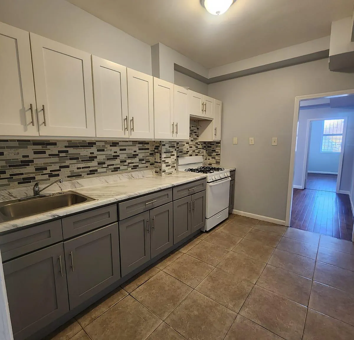 2 bed, $1,600 — Photo 2