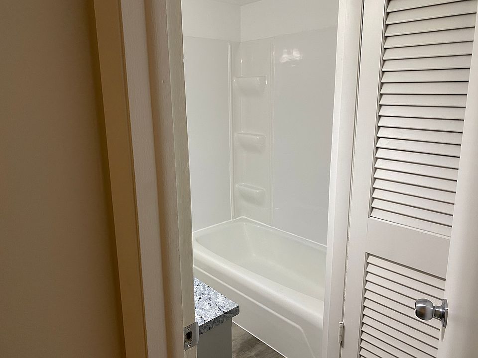 1st image of 1412 N 45th St APT 3