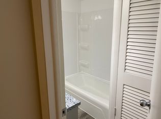 1412 N 45th St APT 3, Lincoln, NE 68503