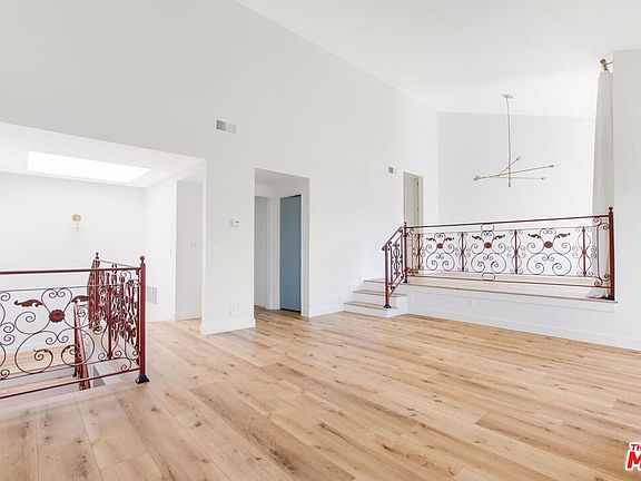 4th image of 17095 Palisades Cir