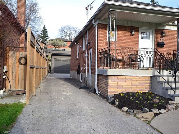 3rd image of 75 Cynthia Rd