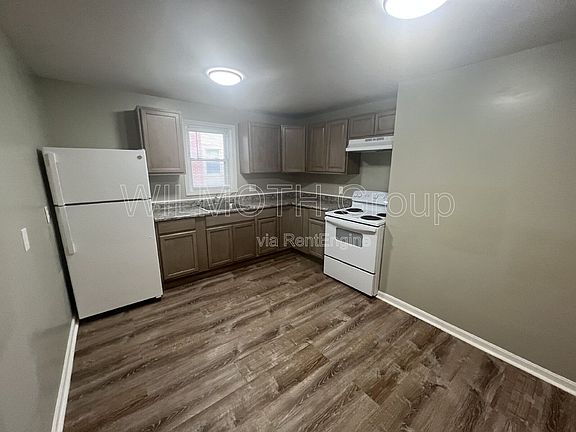 5th image of 210 Whitlock Ave APT A