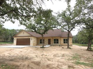 819 Shady Grove Ln, Adkins, TX 78101