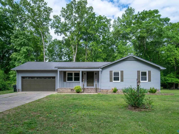 1108 Garden Dr, Scottsboro, AL 35768