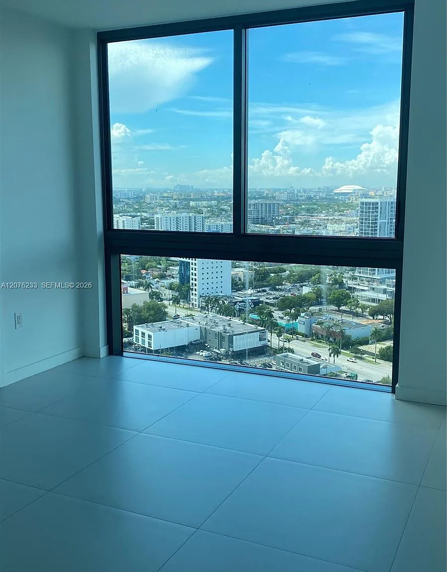 2 bed, 944 sqft, $4,150 — Photo 4