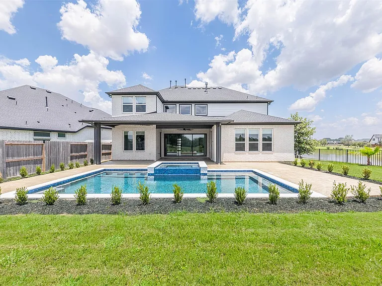 7526 Sunny Oak Ln — Photo 2