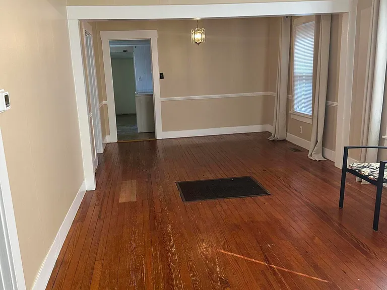 232 Bassett Ave — Photo 3