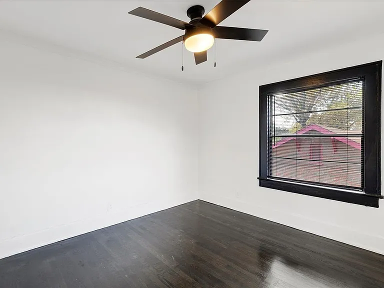 2816 W 20th St — Photo 12