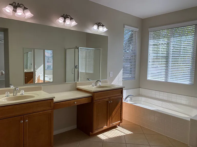 36772 Maxmillian Ave — Photo 32