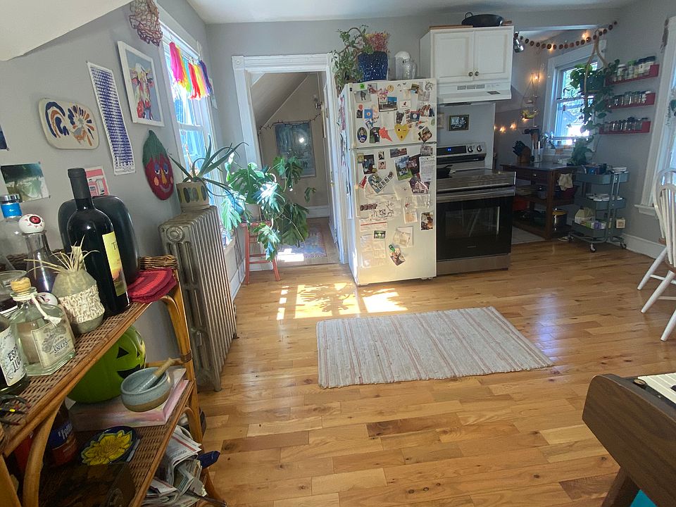 Looking towards the galley kitchen on the right and the bedroom entry on the left.