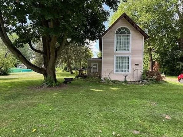 230 S Munson Rd, Swanton, OH 43558