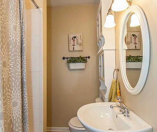 5th image of 644 W Briar Pl #1513