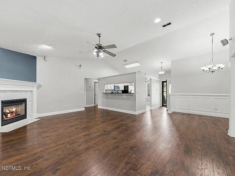 1860 Samuel Adams Ct — Photo 15